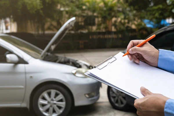 Learn how to prevent a closed insurance claim after a car accident in Florida.